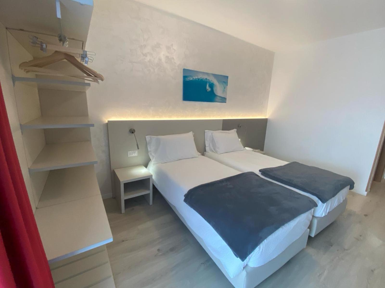 Hotel Angelini Torbole Sul Garda Exterior foto