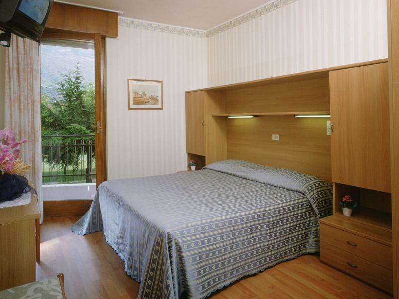 Hotel Angelini Torbole Sul Garda Exterior foto